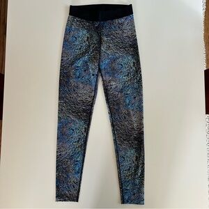 Alala Blue and Black Workout Patterned Leggings Small Activewear Athleisure